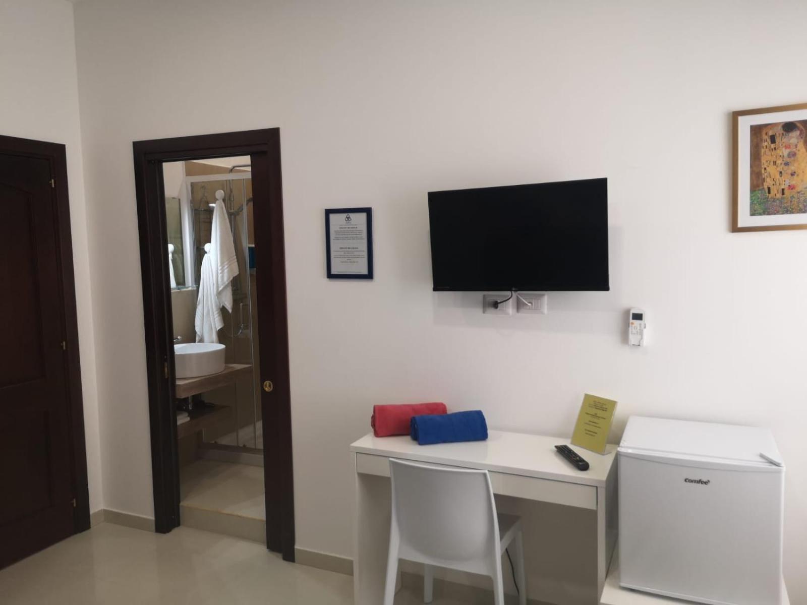 Tulla'S Hotel จีอาร์ดีนี นักซอส ภายนอก รูปภาพ
